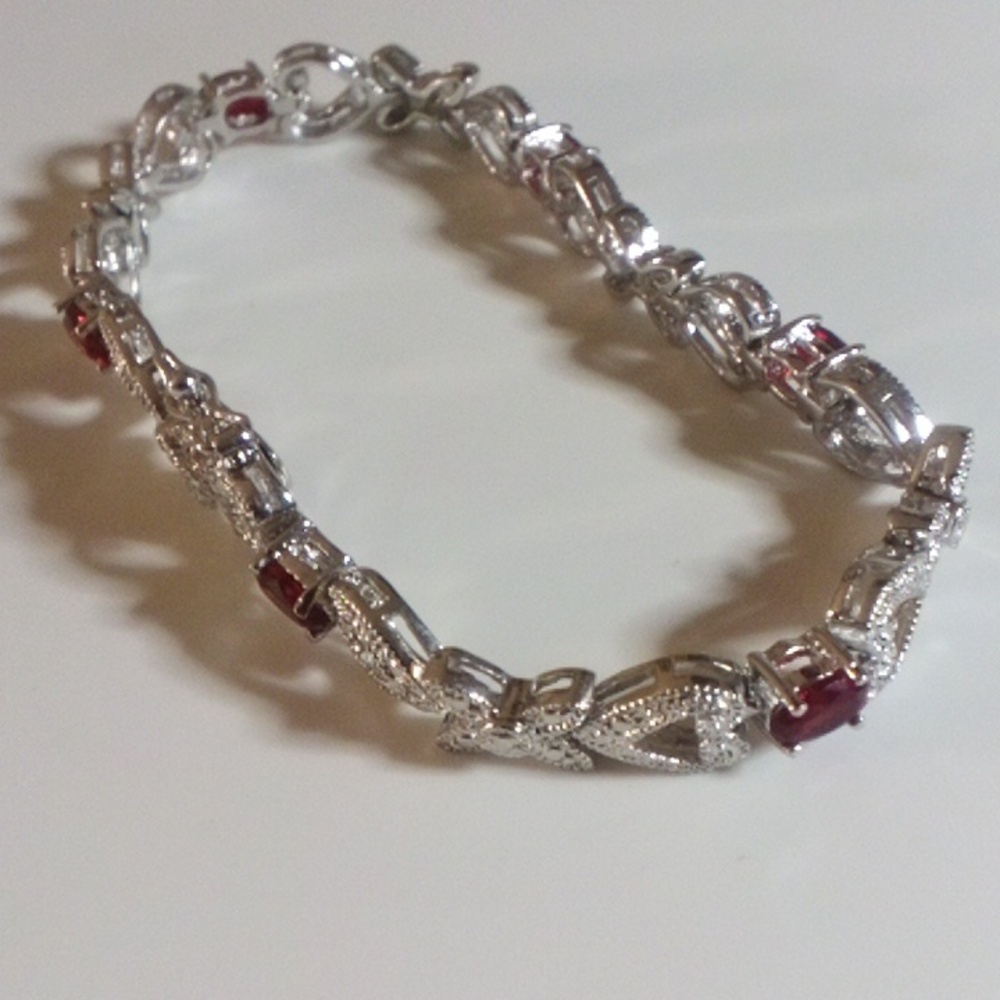 BRACELET XS & OS ABSOLUTELY GORGEOUS 7 INCH BRACELET! NEW IN BOX! - Picture 1 of 9